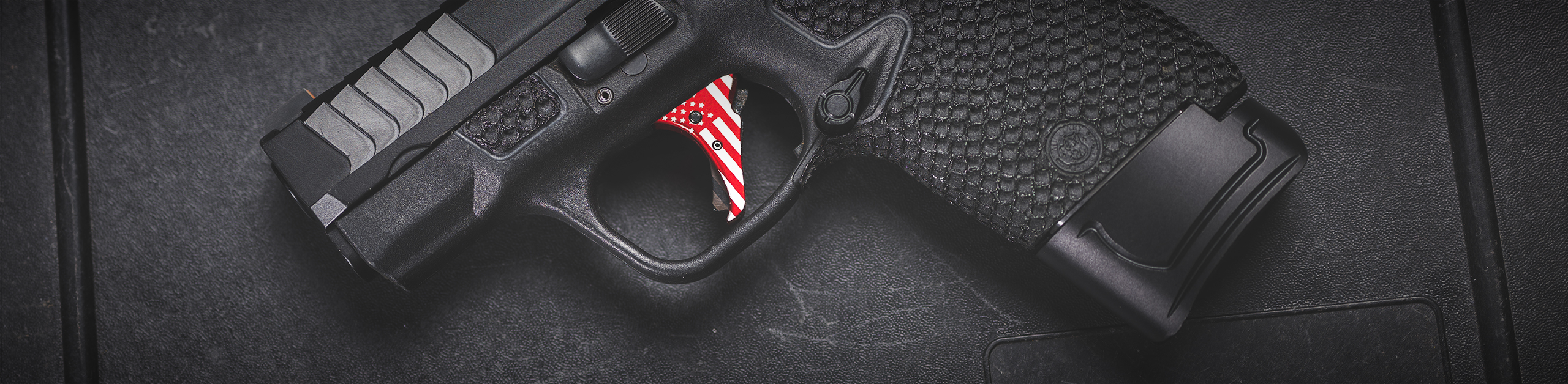 SMITH & WESSON